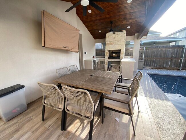 Building Photo - 1232 Sambar Lp
