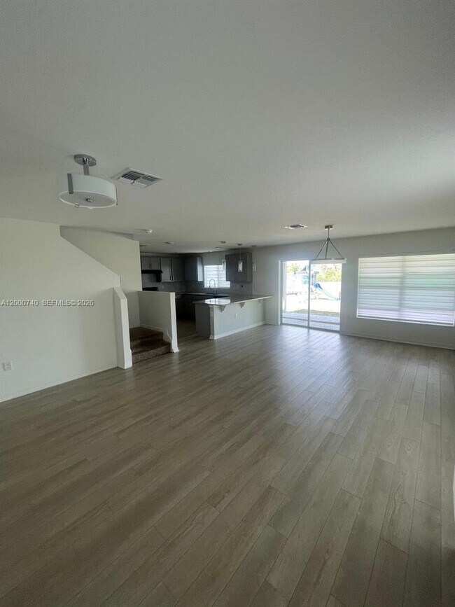 Building Photo - 594 Preserve Pointe Blvd