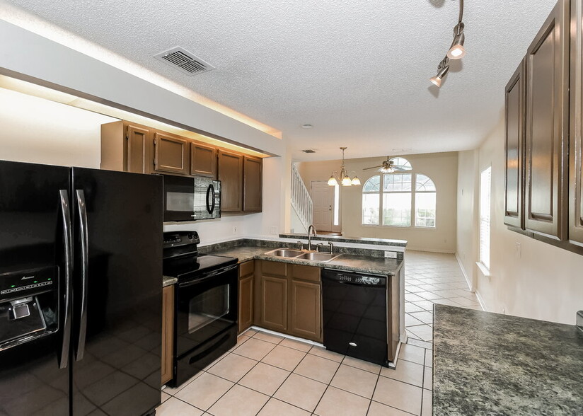 Building Photo - 9591 Sugar Hollow Ln