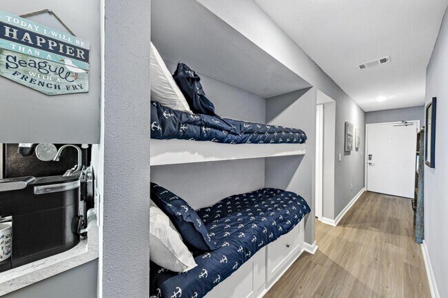 Building Photo - 405 Plantation Rd