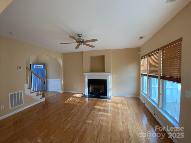 Building Photo - 1042 Kensrowe Ln