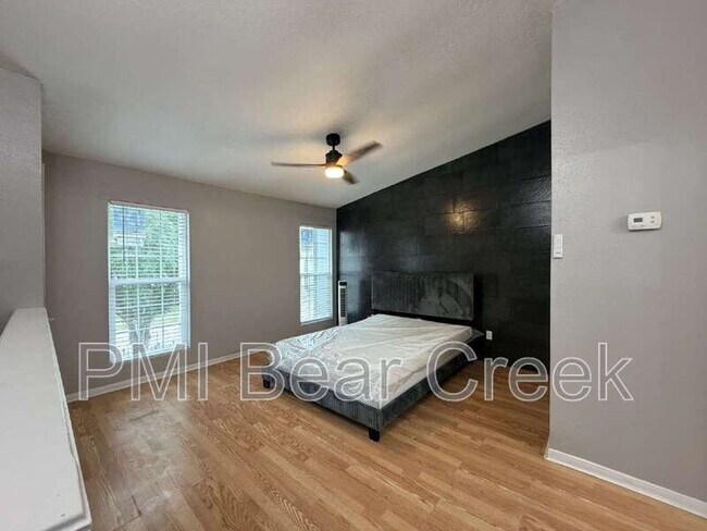 Building Photo - 9550 Deering Dr