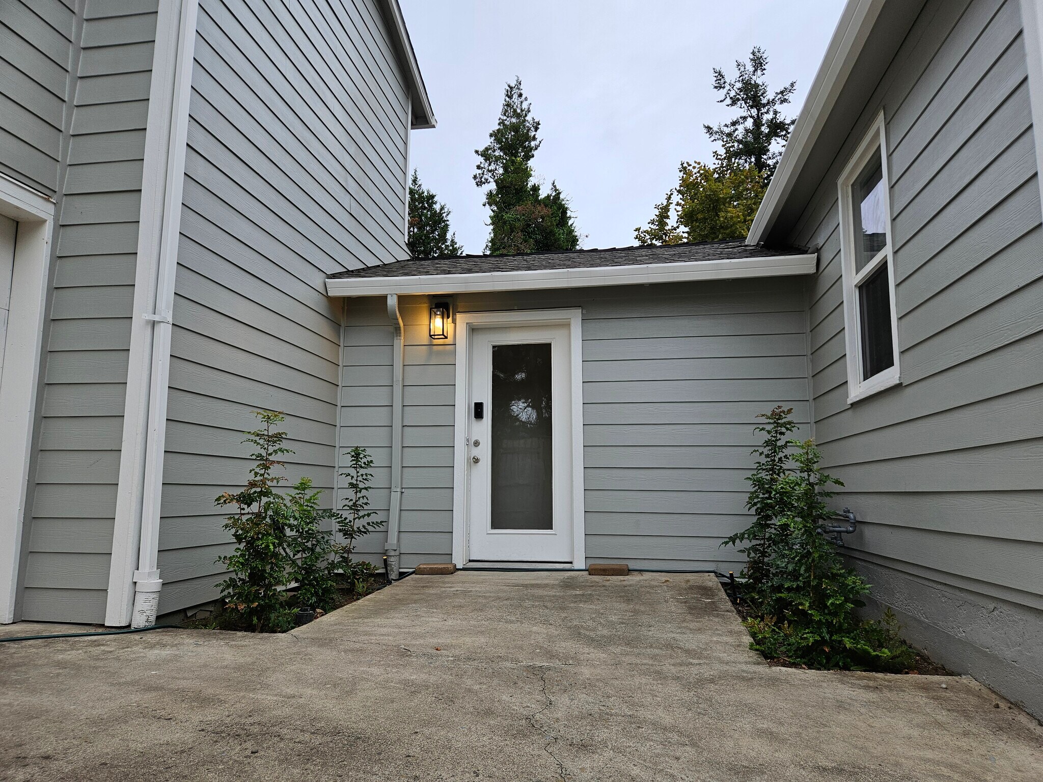 Building Photo - 13235 SE Oatfield Rd