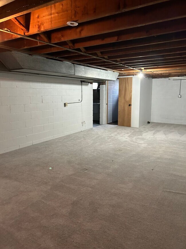 Building Photo - Brick Ranch for Rent in Mayfield HTS walking distance to Golden Gate Plaza