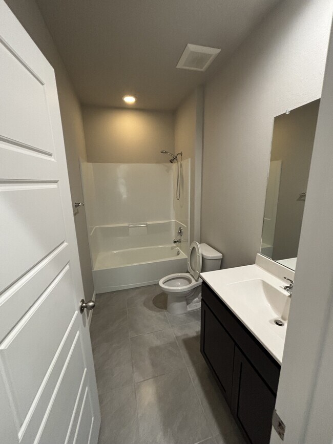 Building Photo - 4818 Mount Salas St NE