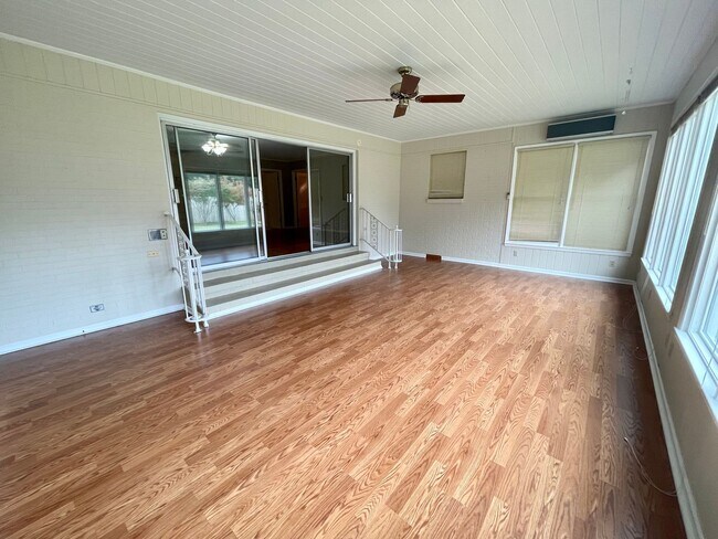 Building Photo - 3 bedroom 2.5 bath in the heart of Athens!...