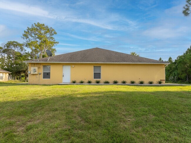 Building Photo - 313A Melissa Dr