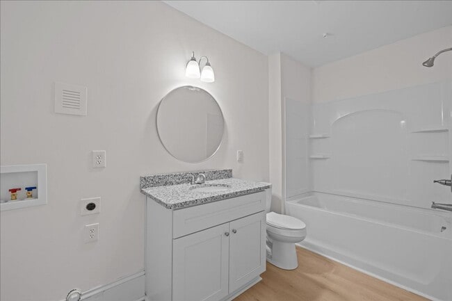 Building Photo - 258 Douglas Ave