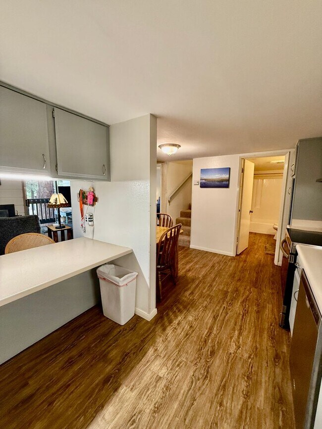 Building Photo - Winter Rental – Mountain Shadows, Center o...