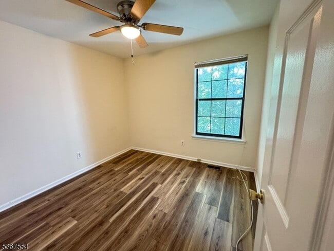 Building Photo - 3606 Cricket Cir