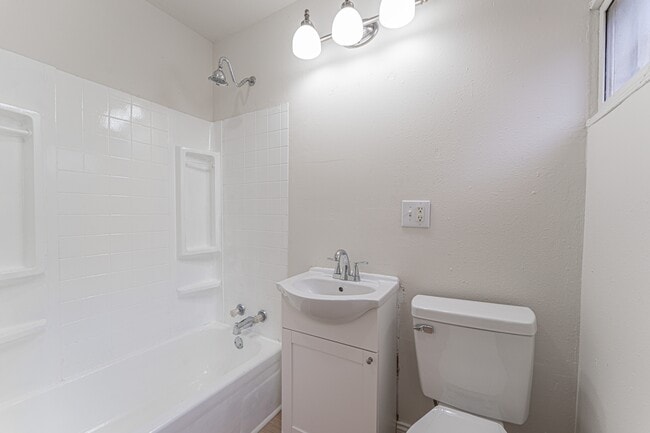 Building Photo - 1155 Hall St