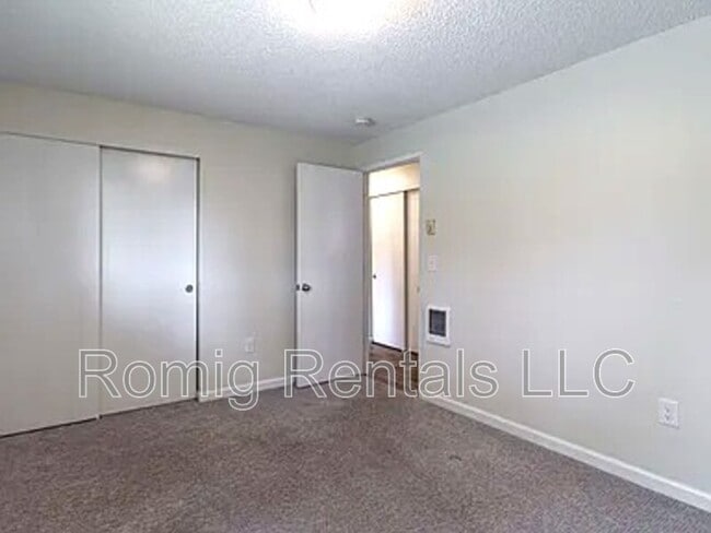 Building Photo - 3107 L St