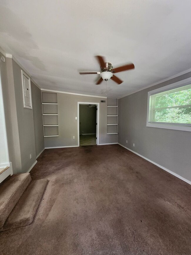 Building Photo - 2081 Mae Dell Rd