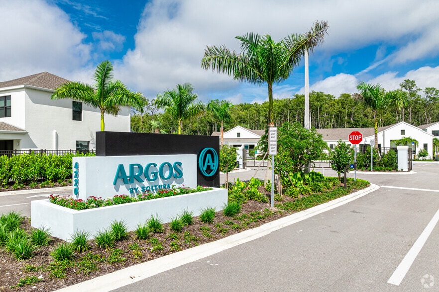 Main Entrance - Argos by Soltura