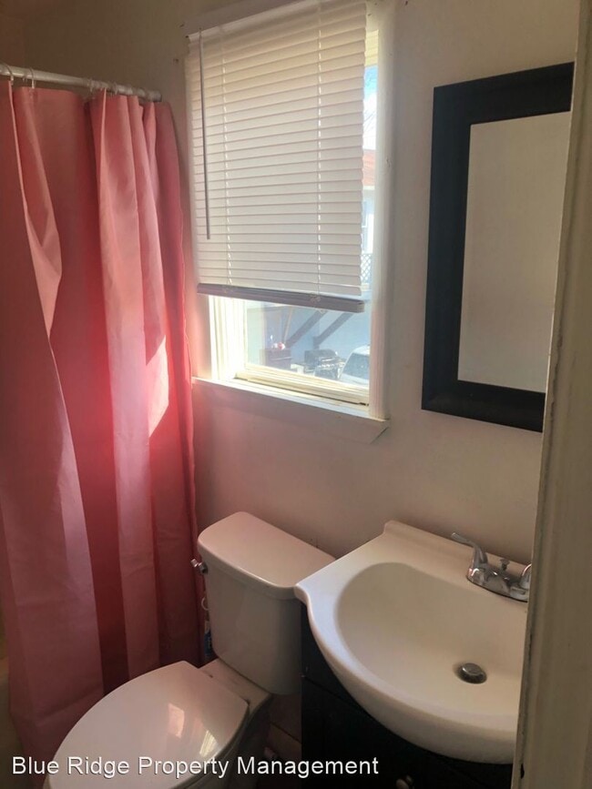 Building Photo - 2 br, 1 bath House - 3011 Bloomingdale Roa...