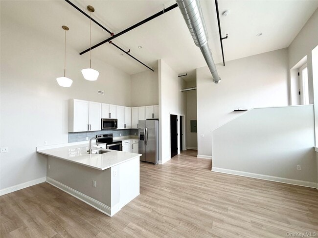 Building Photo - 17 Anya Ct