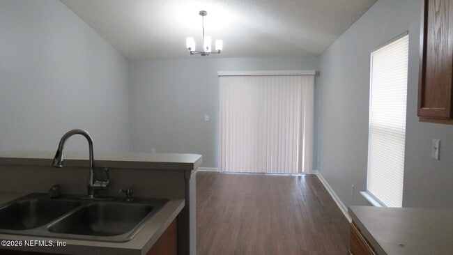 Building Photo - 1823 Sunchase Ct