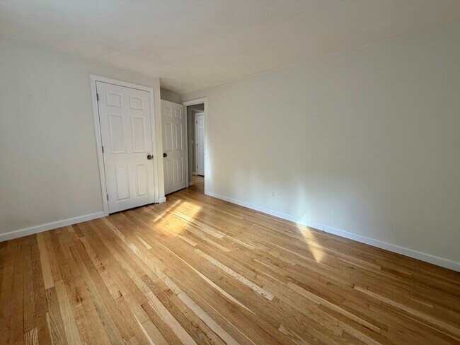 Building Photo - 39 Townly Rd