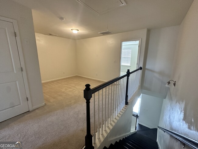 Building Photo - 882 Ambient Way