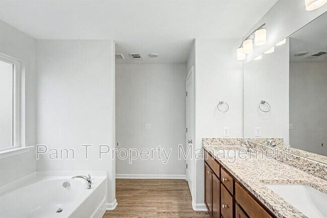 Building Photo - 20 Swallow Tail Cir
