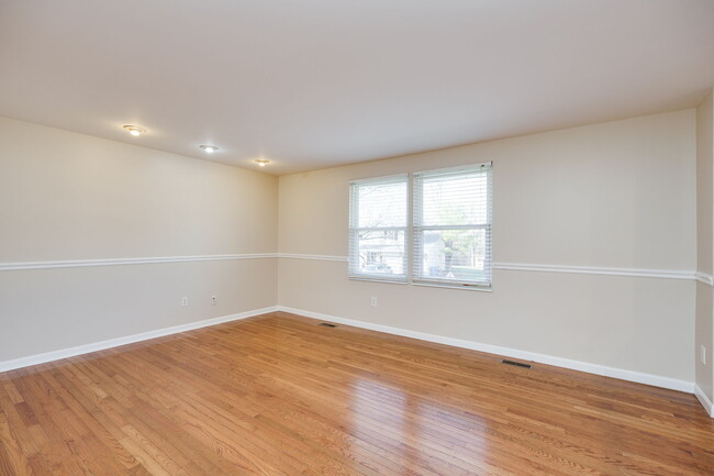 Building Photo - 3800 Corkwood Dr