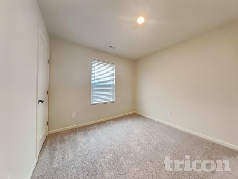 Building Photo - 507 Dayspring Dr