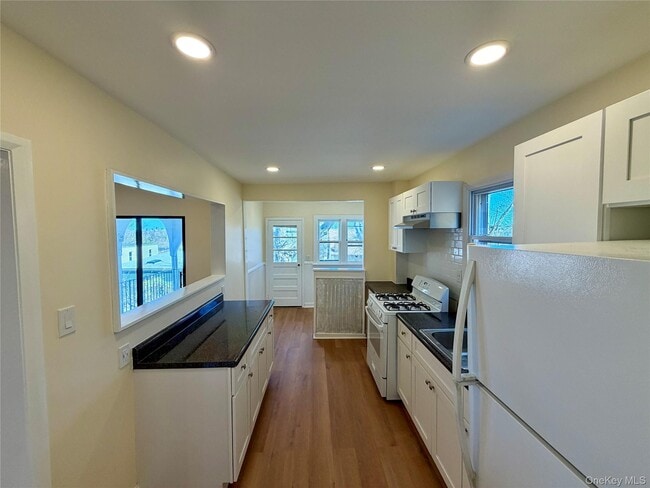 Building Photo - 116 Alexander Ave