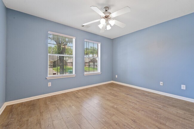 Building Photo - 2614 Royal Thistle Dr