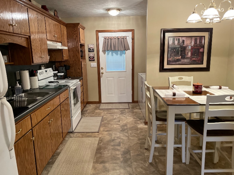 Building Photo - 55 Marty Way