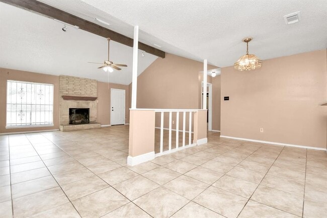Building Photo - 17035 Quail Bend Dr