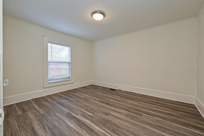 Building Photo - 1232 Effingham Rd