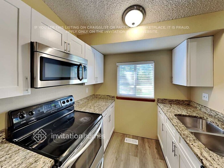 Building Photo - 4331 S Fundy St