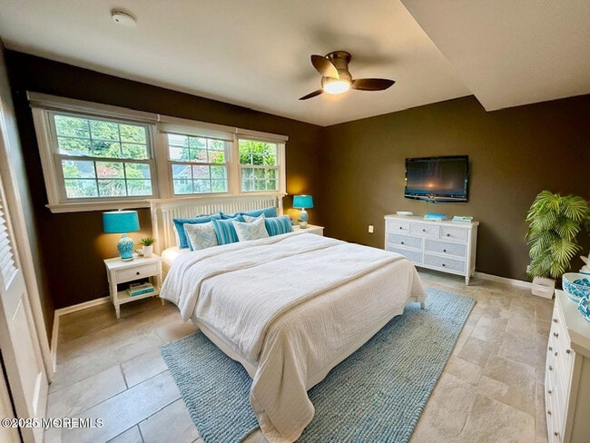 Building Photo - 299 White Rd