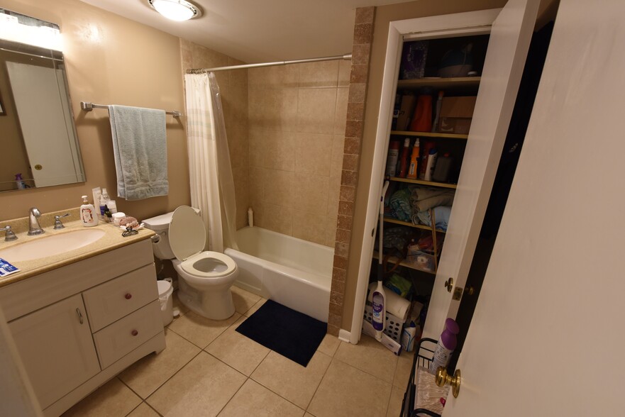 Building Photo - 55 Hanover Cir