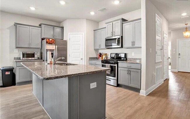 Building Photo - 24253 Alydar Lp