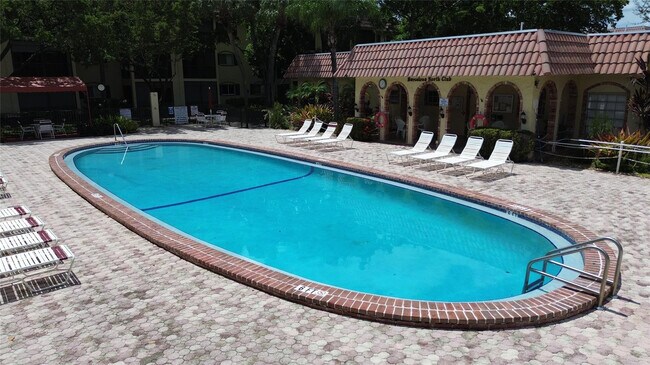 Building Photo - 251 S Cypress Rd