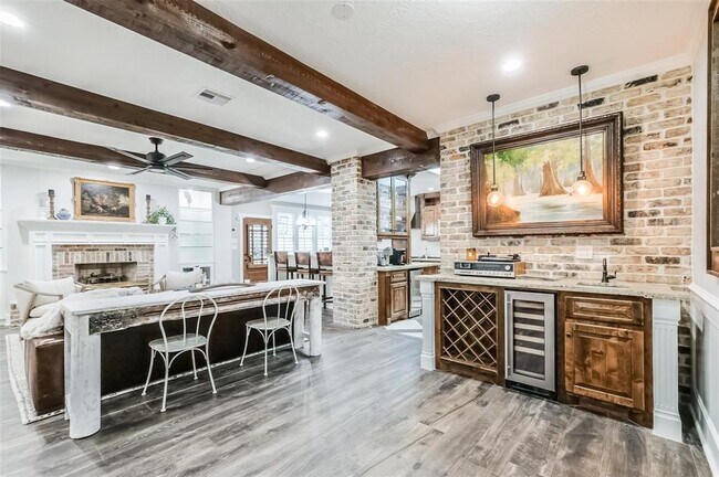 Building Photo - 8638 Oakford Dr