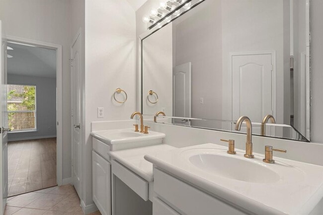 Building Photo - 23214 Goldensong Ct