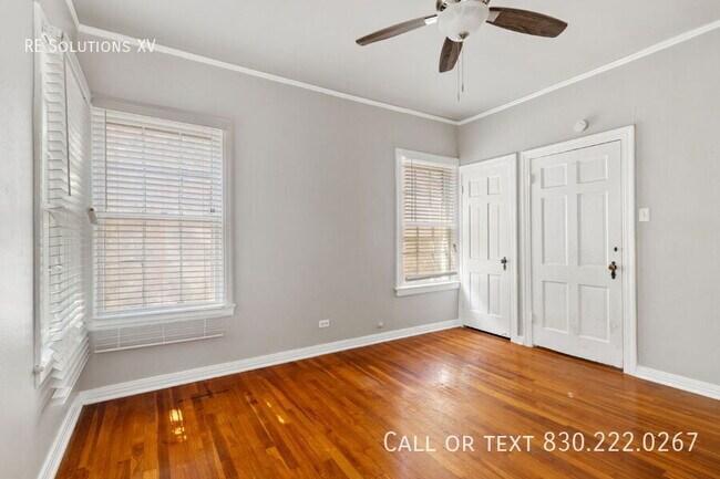 Building Photo - 336 E Lullwood Ave