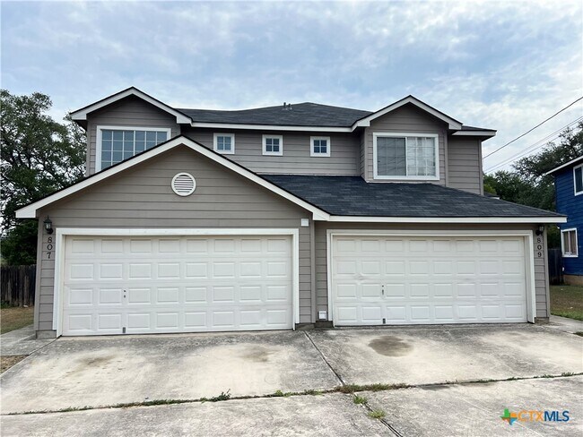 Primary Photo - 809 Sagewood Trail