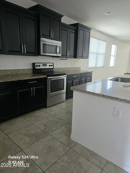 Building Photo - 2421 S 103rd Dr
