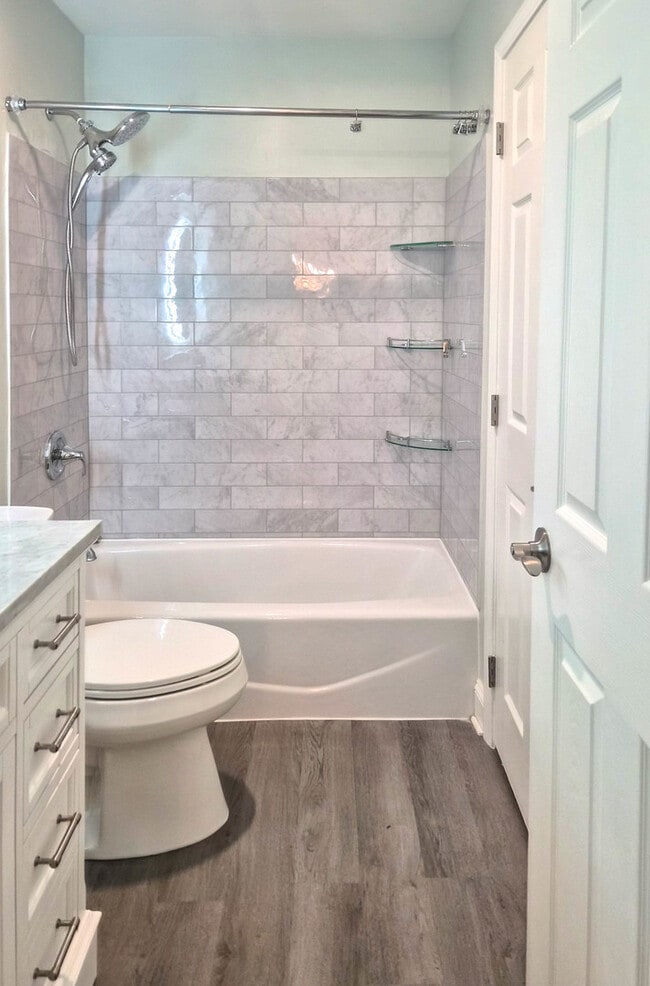 Building Photo - 824 Minnesota Cir