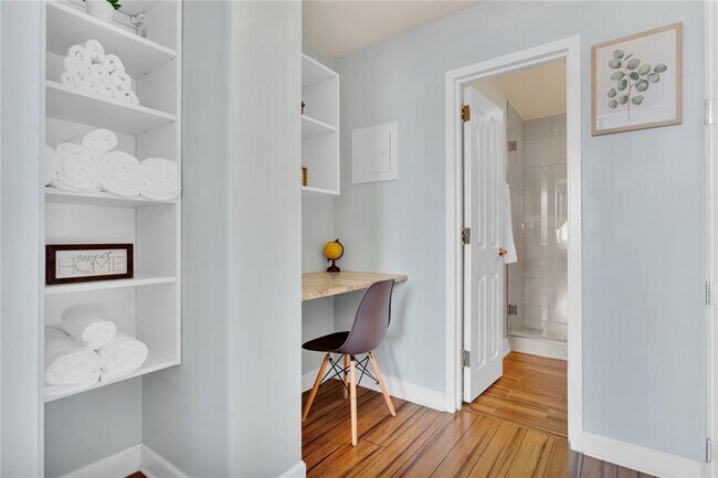 Building Photo - 215 Piedmont Ave NE