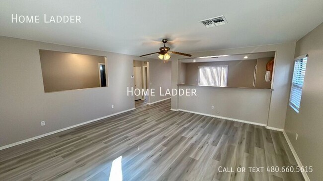 Building Photo - Fantastic Single Story 4 Bedroom 2 Bath ho...