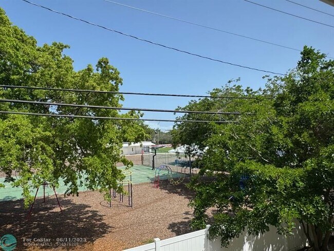Building Photo - 5700 NE 22nd Way