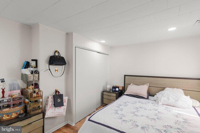 Building Photo - 31 W Southwerk St