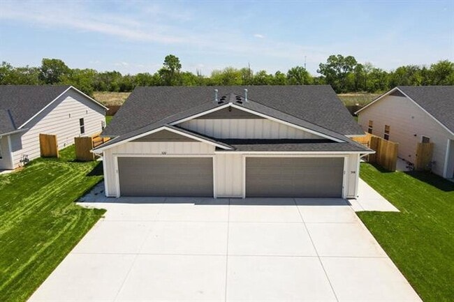 Building Photo - 518-520 W. 50th Ct. S.