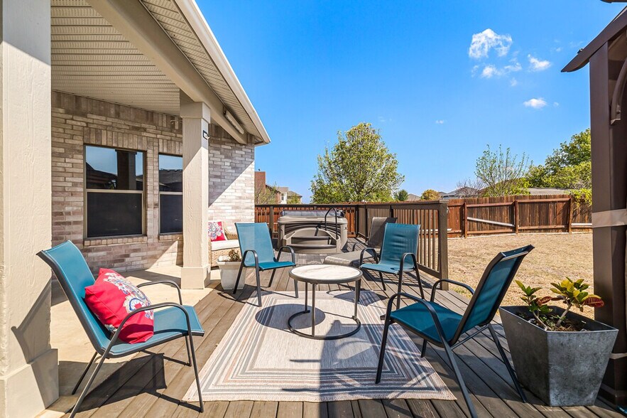 Building Photo - 311 Evening Grosbeak Dr