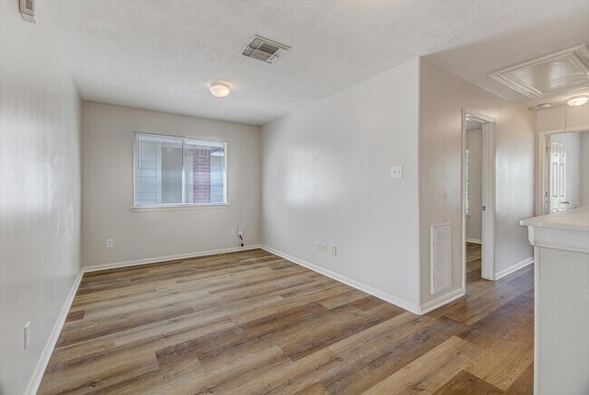 Building Photo - 13983 Maximos Dr