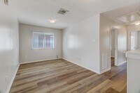 Building Photo - 13983 Maximos Dr